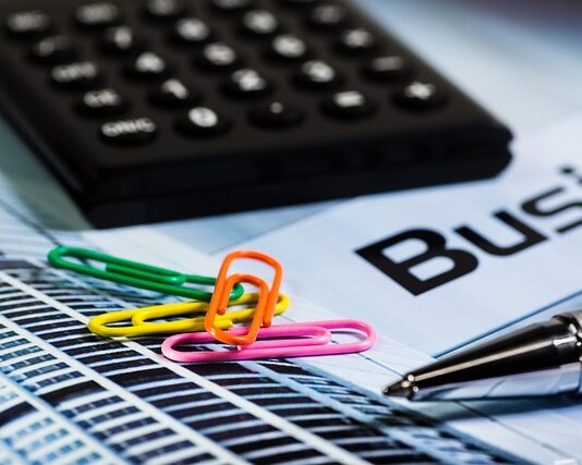 Jak obliczyć stan zapasów?