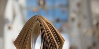 Na czym polega model Maslowa?