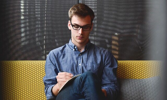 Jaki ma się zawód po zarządzaniu?