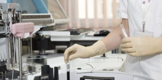 Czy pracownik ma obowiązek odbierać telefon po godzinach pracy?